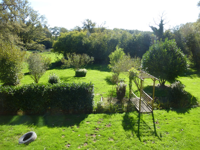 French property for sale in Naillat, Creuse - €158,050 - photo 2