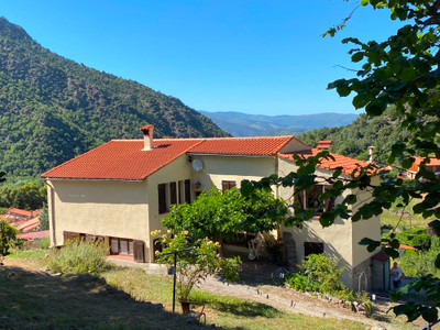 Maison à vendre à Casteil, Pyrénées-Orientales, Languedoc-Roussillon, avec Leggett Immobilier