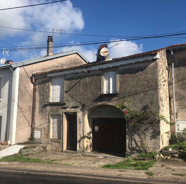House in FresnessurApance HauteMarne Country side village house