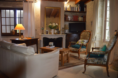 French property for sale in Duras, Lot-et-Garonne - €360,400 - photo 2