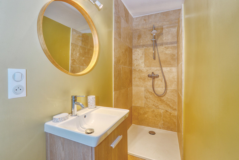 French property for sale in Rustrel, Vaucluse - €299,000 - photo 9