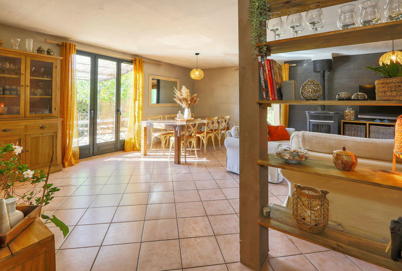 French property for sale in Rustrel, Vaucluse - €299,000 - photo 10
