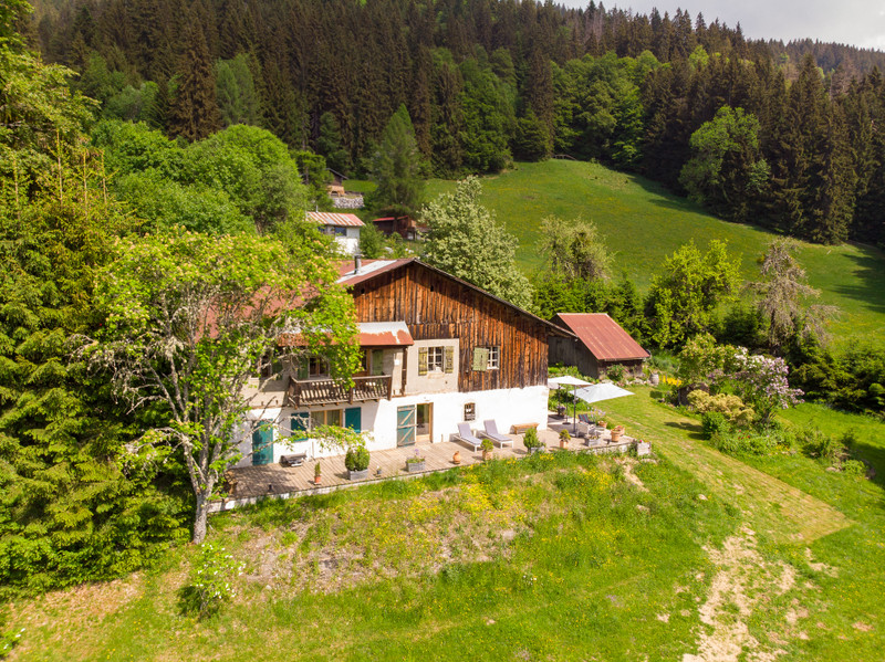 Ski property for sale in Les Carroz - €875,000 - photo 0