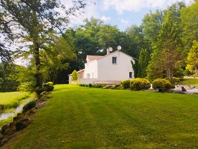 French property for sale in Rougnac, Charente - €498,200 - photo 8
