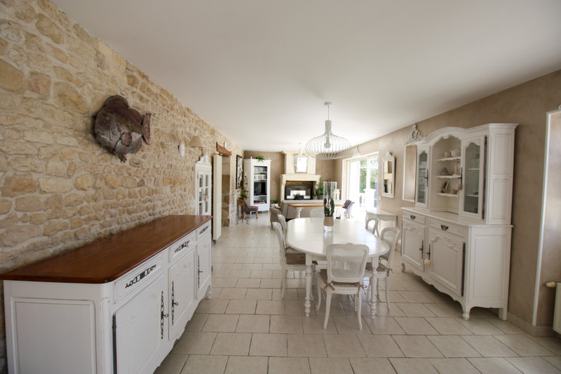 French property for sale in Varaize, Charente-Maritime - &#8364;424,000 - photo 4