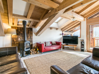 Fabulous 4 bedroom chalet on the south-facing side of Samoëns with glorious views over the village.