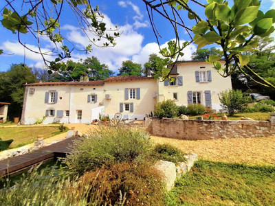 Maison à vendre à Verteillac, Dordogne, Aquitaine, avec Leggett Immobilier
