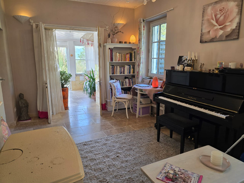 French property for sale in Apt, Vaucluse - €585,000 - photo 5