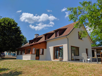 Maison à vendre à Chalvignac, Cantal, Auvergne, avec Leggett Immobilier