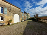 Maison à vendre à Villebois-Lavalette, Charente - 446 000 € - photo 1