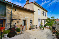 Maison à vendre à Civray, Vienne - 164.160 € - photo 2