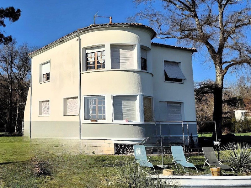 Maison à vendre à Cozes, Charente-Maritime - 333.600 € - photo 1