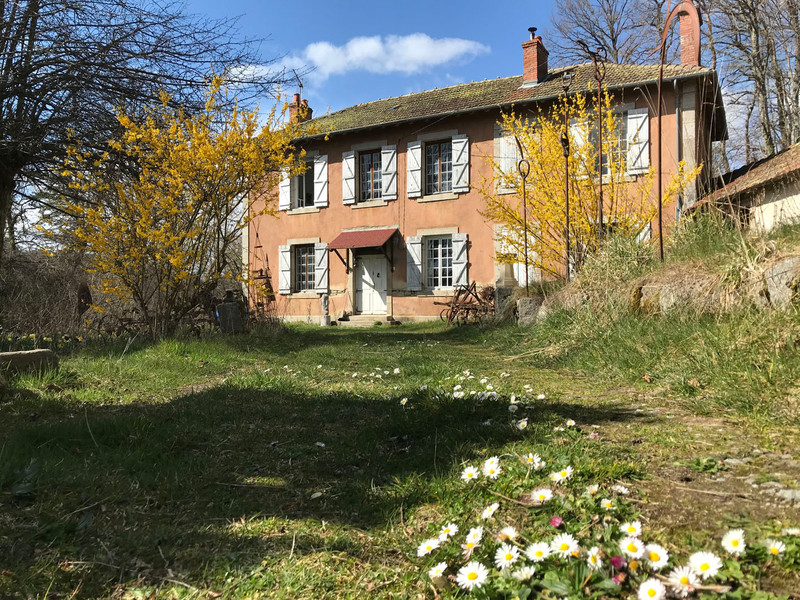 French property for sale in Auzances, Creuse - €119,900 - photo 0