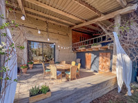 Propriété à vendre à Escoutoux, Puy-de-Dôme - 410 000 € - photo n°2