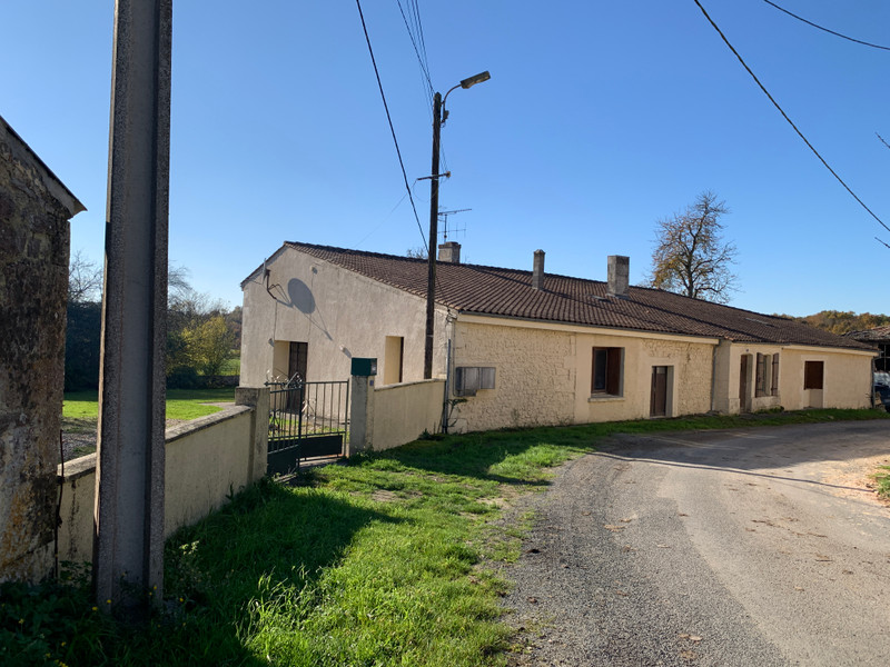 French property for sale in Saint-Hilaire-du-Bois, Charente-Maritime - &#8364;192,600 - photo 2