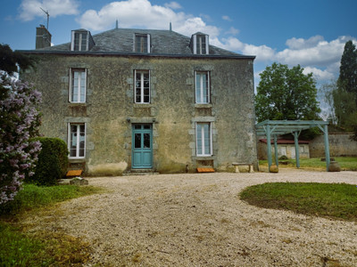 Maison à vendre à Ménigoute, Deux-Sèvres, Poitou-Charentes, avec Leggett Immobilier