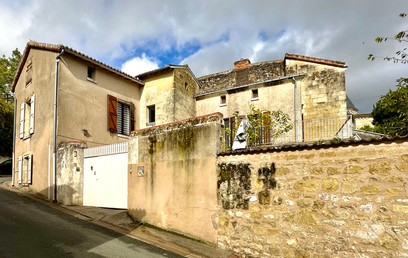 French property for sale in Loudun, Vienne - €148,500 - photo 2