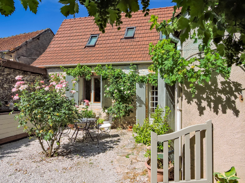 French property for sale in Montignac, Dordogne - &#8364;298,000 - photo 8