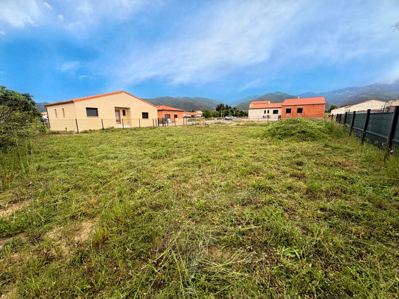 French property for sale in Vinça, Pyrénées-Orientales - €88,000 - photo 1