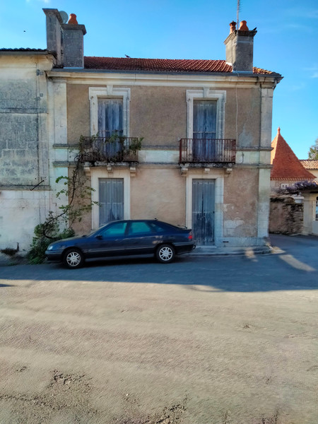 Maison à Dignac, Charente - photo 1