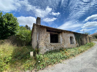 property to renovate for sale in Lussac-les-ChâteauxVienne Poitou_Charentes