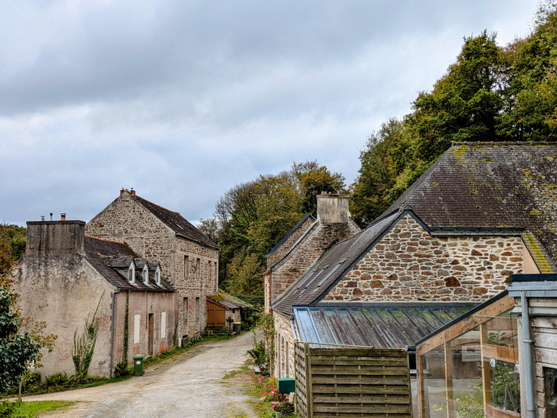 French property for sale in Saint-Sauveur, Finistère - €205,200 - photo 11
