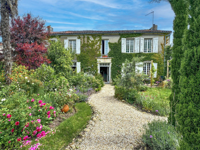 Maison à vendre à Salignac-sur-Charente, Charente-Maritime, Poitou-Charentes, avec Leggett Immobilier
