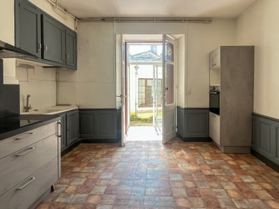 French property for sale in Ruffec, Charente - €159,950 - photo 2