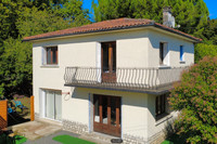 Propriété à vendre à Ruffec, Charente - 137 000 € - photo n°1