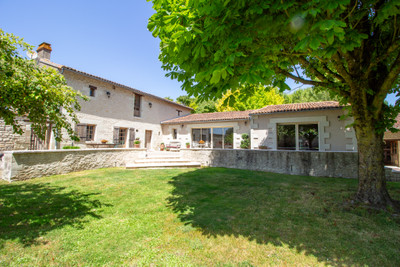 Maison à vendre à La Roche-Rigault, Vienne, Poitou-Charentes, avec Leggett Immobilier