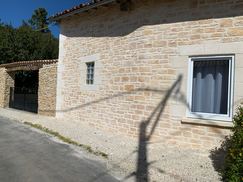 French property for sale in Mairé-Levescault, Deux-Sèvres - &#8364;278,200 - photo 2