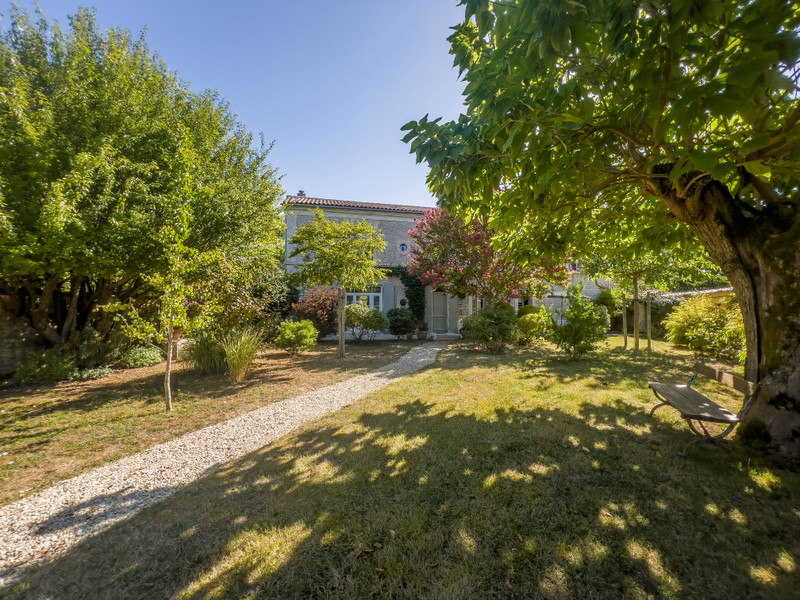 French property for sale in Asnières-sur-Nouère, Charente - €483,000 - photo 2