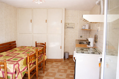 French property for sale in Plélauff, Côtes-d'Armor - €77,000 - photo 2