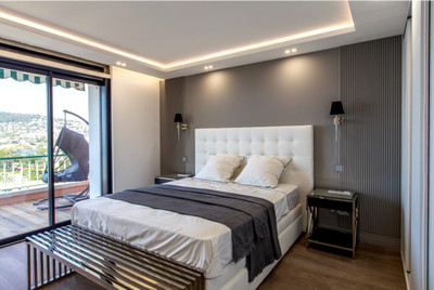Saint Jean Cap Ferrat - Luxury renovated 3 bedroom apartment. Seaview, garage.
