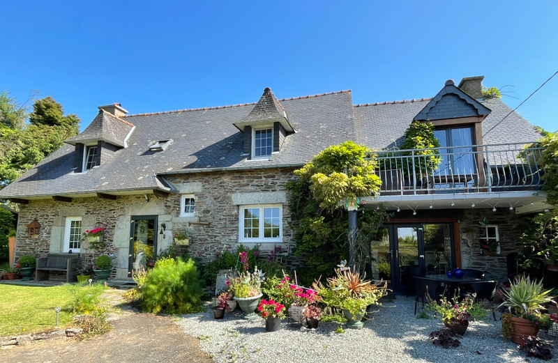 House for sale in Trévé Côtesd'Armor Beautifullypresented, three