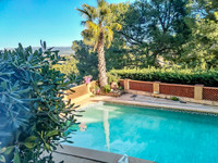 Maison à vendre à Saint-Cyr-sur-Mer, Var - 995.000 € - photo 1