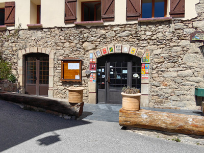 Commerce à vendre à Matemale, Pyrénées-Orientales, Languedoc-Roussillon, avec Leggett Immobilier