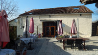 Maison à vendre à Combiers, Charente - 290 000 € - photo 4