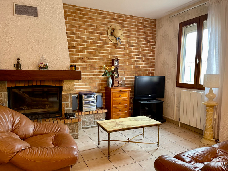 French property for sale in Carcès, Var - €280,000 - photo 4