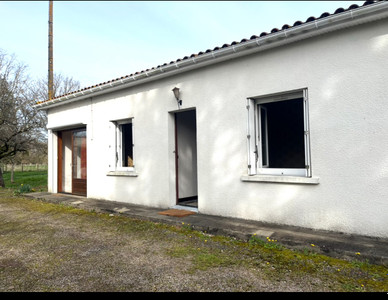 French property for sale in Celles, Charente-Maritime - €194,399 - photo 1