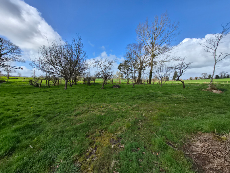French property for sale in Le Teilleul, Manche - €105,000 - photo 2