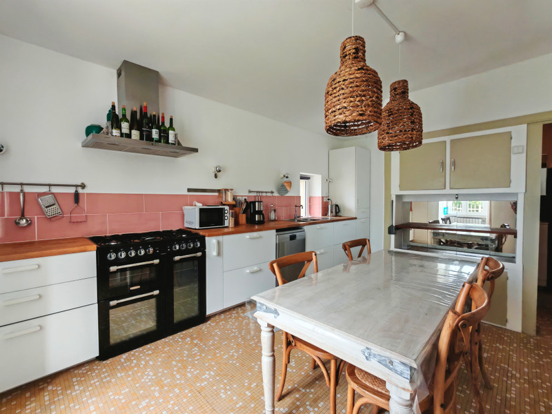 French property for sale in Bussières, Puy-de-Dôme - €265,000 - photo 2