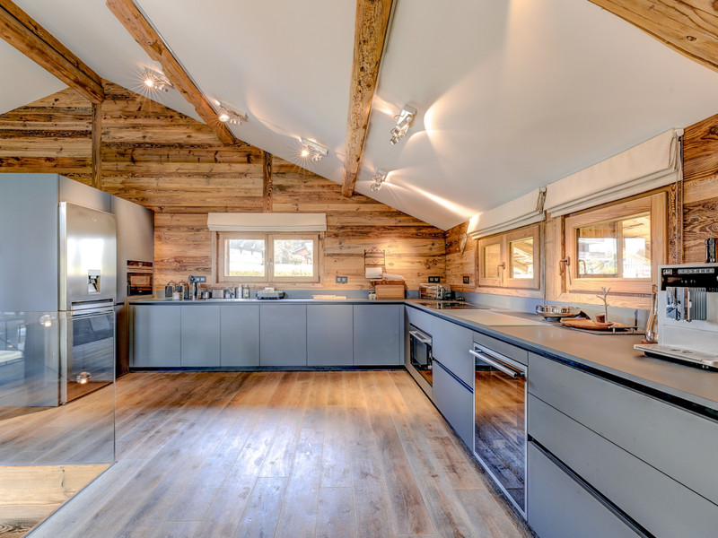 Ski property for sale in Les Carroz - €2,250,000 - photo 4