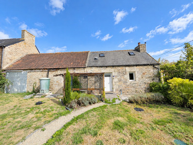 French property for sale in Loguivy-Plougras, Côtes-d'Armor - €267,500 - photo 1