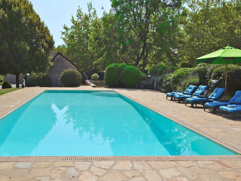 French property for sale in Sarrazac, Dordogne - €1,200,000 - photo 4