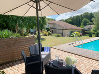 Propriété à vendre à Les Essards, Charente - 285 000 € - photo n°1