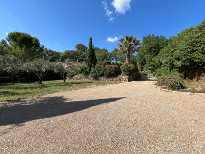 French property for sale in Saint-Antonin-du-Var, Var - €599,500 - photo 2
