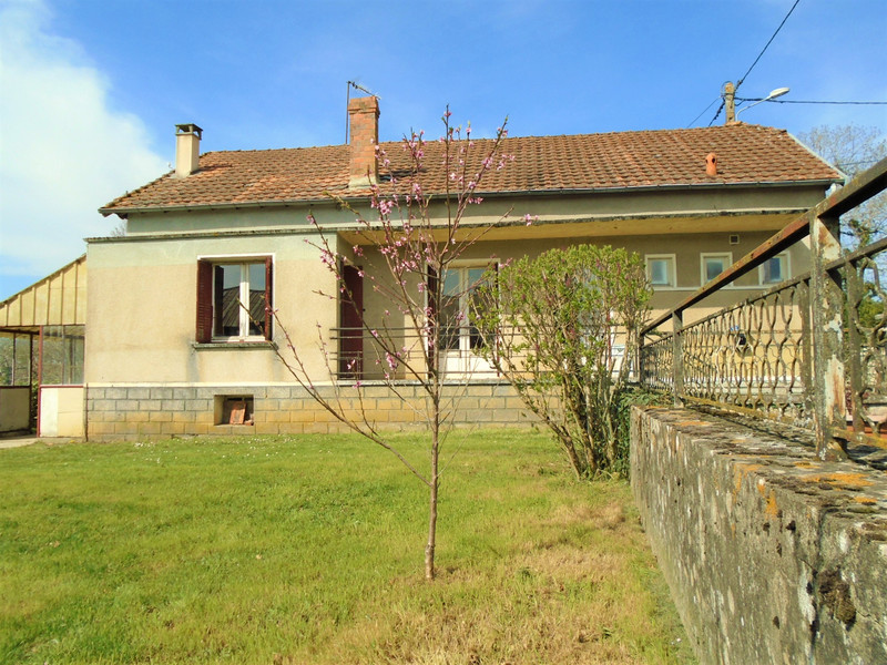 French property for sale in Pleuville, Charente - &#8364;89,100 - photo 9