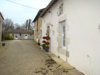 Maison à vendre à Usson-du-Poitou, Vienne - 199 000 € - photo 1