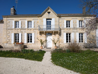 Maison à vendre à Semoussac, Charente-Maritime, Poitou-Charentes, avec Leggett Immobilier